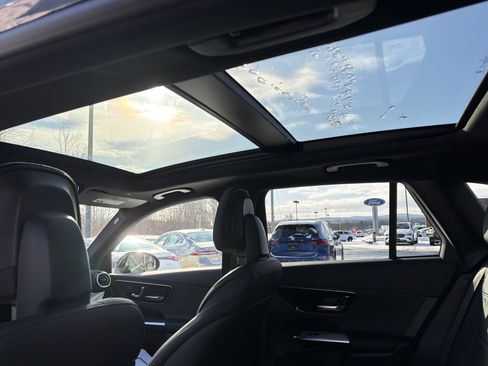 Certified 2025 Mercedes-Benz GLC 300 4MATIC image 22