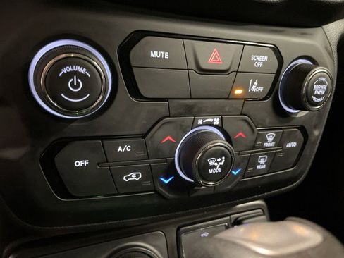 Used 2023 Jeep Renegade Latitude image 21