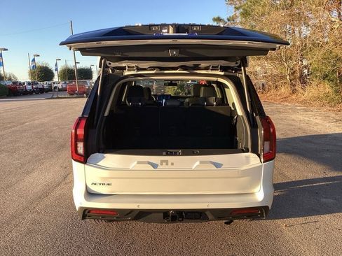 New 2025 Ford Expedition Active image 9