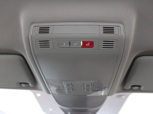 Used 2024 Volkswagen Taos S FWD image 33