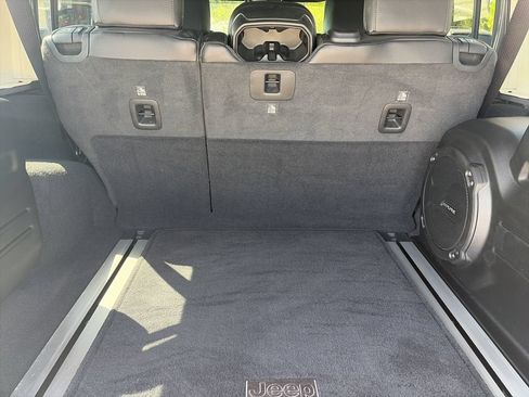 Used 2021 Jeep Wrangler Unlimited Rubicon AWD/4WD image 30