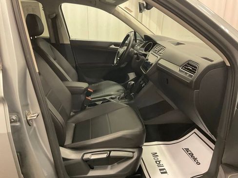 Used 2020 Volkswagen Tiguan SE image 25