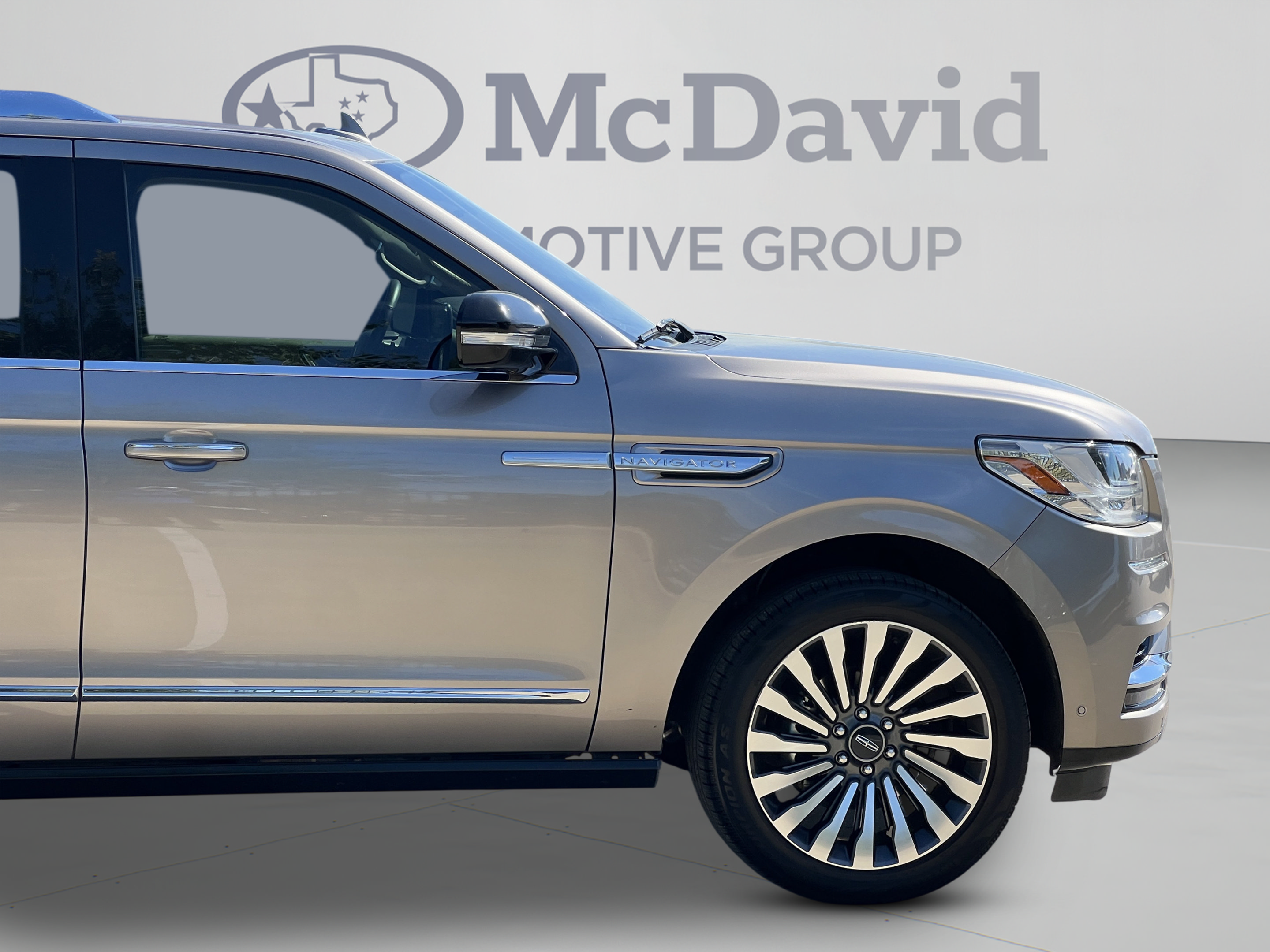 Used 2020 Lincoln Navigator Reserve w/ Luxury Package RWD image 12