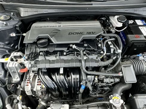 Used 2023 Hyundai Elantra SE FWD image 19