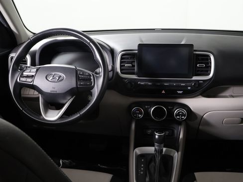 Used 2023 Hyundai Venue SEL image 28