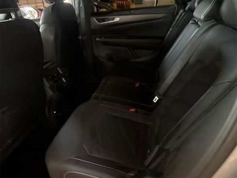 Used 2024 Volkswagen Atlas Cross Sport SE image 12