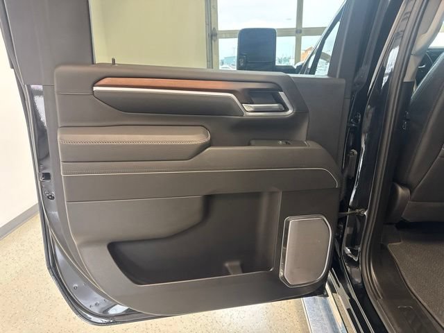 Used 2025 GMC Sierra 3500 Denali AWD/4WD image 42