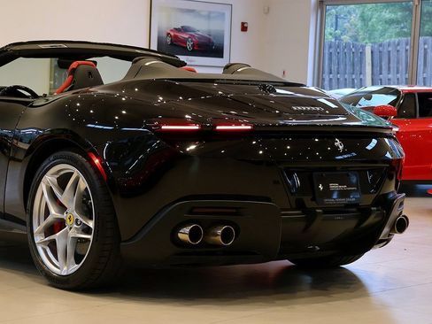 Certified 2025 Ferrari Roma Spider RWD image 78