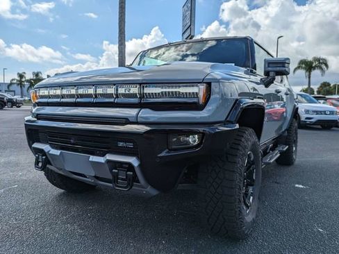 New 2025 GMC Hummer EV 2X w/ Extreme Off-Road Package image 8