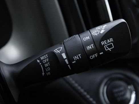 Used 2017 Toyota RAV4 Limited image 35