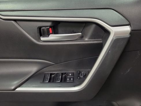 Used 2024 Toyota RAV4 XLE AWD/4WD image 19