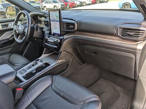 Certified 2023 Ford Explorer Platinum w/ Technology Package image 14