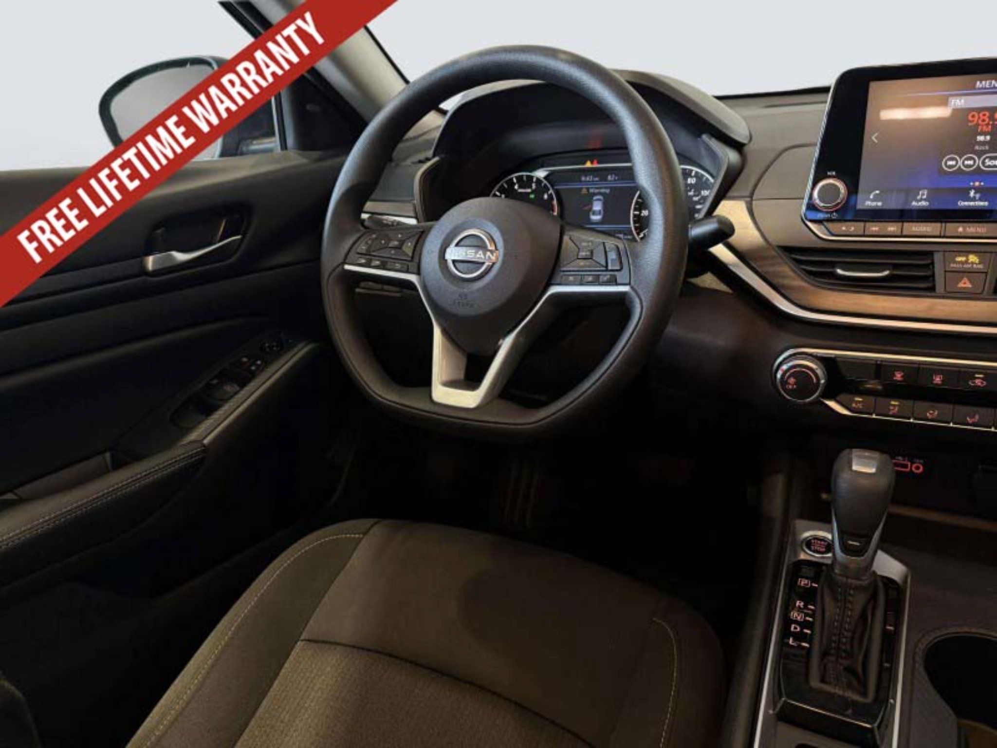 Used 2025 Nissan Altima 2.5 SV AWD/4WD image 22