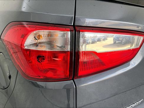 Used 2021 Ford EcoSport S image 37