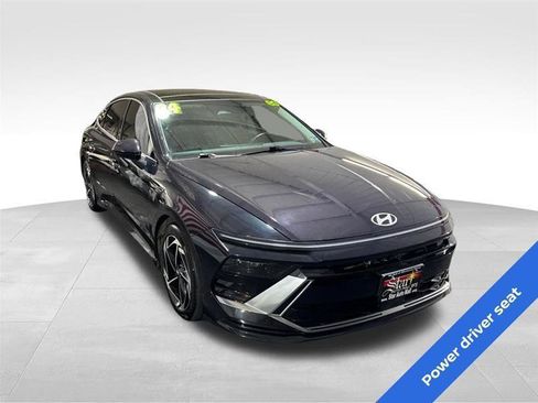 Used 2024 Hyundai Sonata SEL w/ Convenience Package FWD image 3