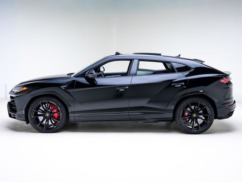 Used 2022 Lamborghini Urus image 11