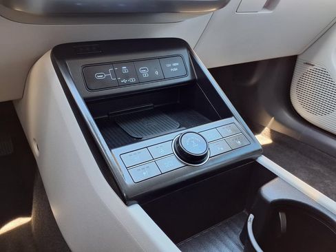 Used 2024 Hyundai Kona Limited AWD/4WD image 28