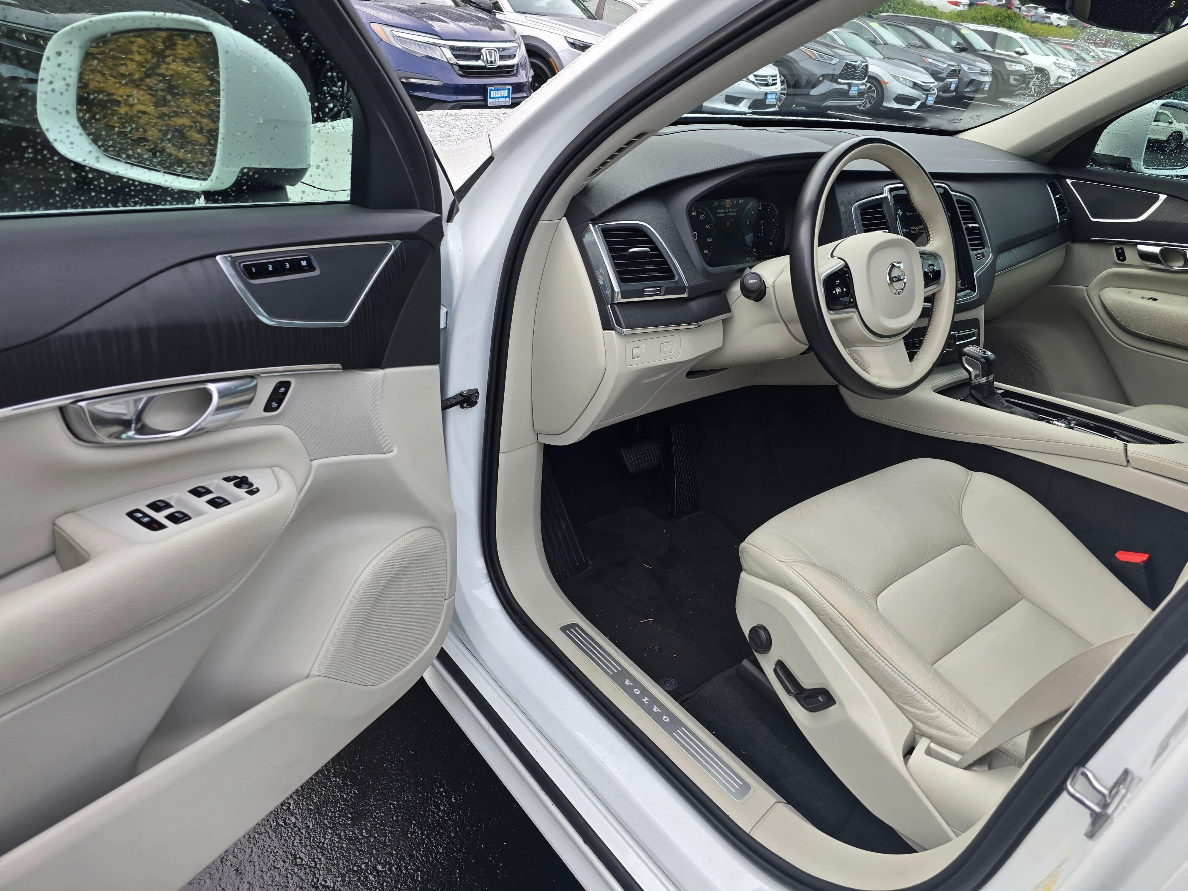 Used 2020 Volvo XC90 T6 Momentum w/ Protection Package Premier AWD/4WD image 21