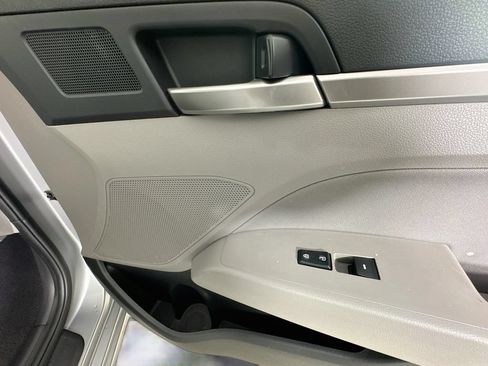 Used 2020 Hyundai Elantra SEL FWD image 31