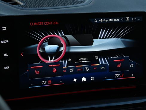 Certified 2025 BMW X2 xDrive28i w/ Premium Package image 18