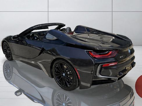 Used 2019 BMW i8 Roadster AWD/4WD image 2