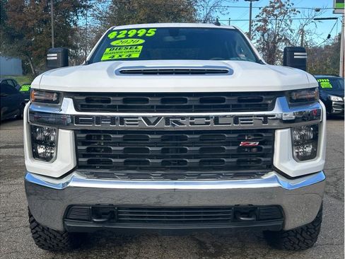 Used 2020 Chevrolet Silverado 2500 LT w/ Z71 Off-Road Package image 2