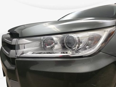 Used 2017 Toyota Highlander XLE FWD image 32