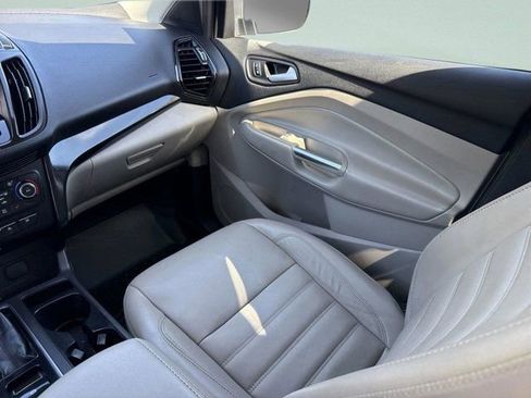 Used 2017 Ford Escape Titanium image 18