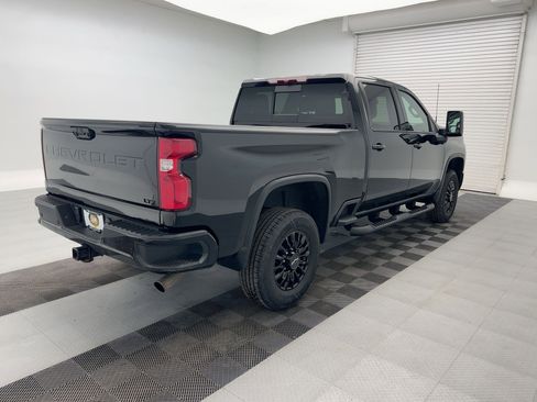 Used 2024 Chevrolet Silverado 3500 LTZ w/ LTZ Plus Package image 9