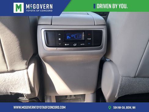 Used 2019 Toyota Highlander Plus AWD/4WD image 18