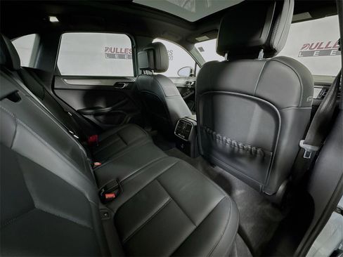 Used 2023 Porsche Macan S image 28