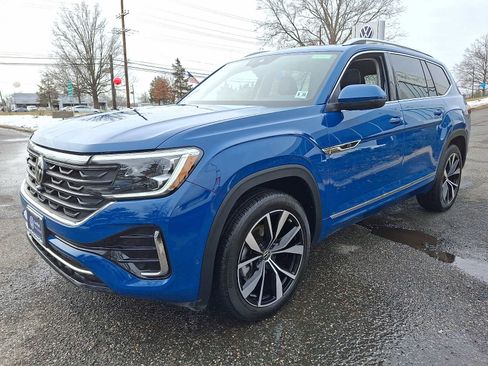Used 2025 Volkswagen Atlas SEL Premium R-Line image 3