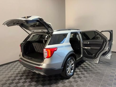 Used 2023 Ford Explorer XLT w/ Equipment Group 202A AWD/4WD image 30
