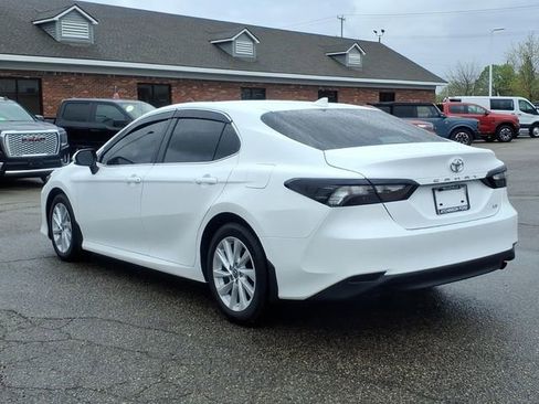 Used 2022 Toyota Camry LE FWD image 6