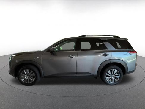 Used 2025 Nissan Pathfinder SV FWD image 8