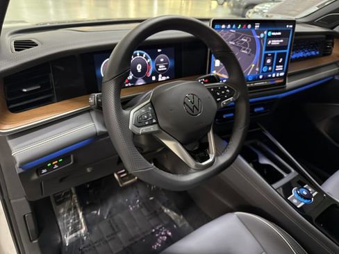 Certified 2026 Volkswagen Tiguan SEL R-Line image 15