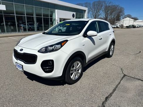 Used 2019 Kia Sportage LX image 3