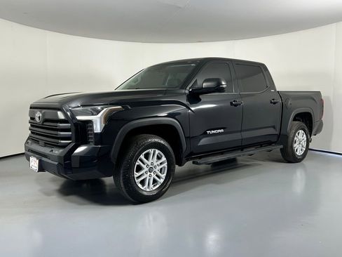 Used 2023 Toyota Tundra SR5 w/ SR5 Premium Package AWD/4WD image 3