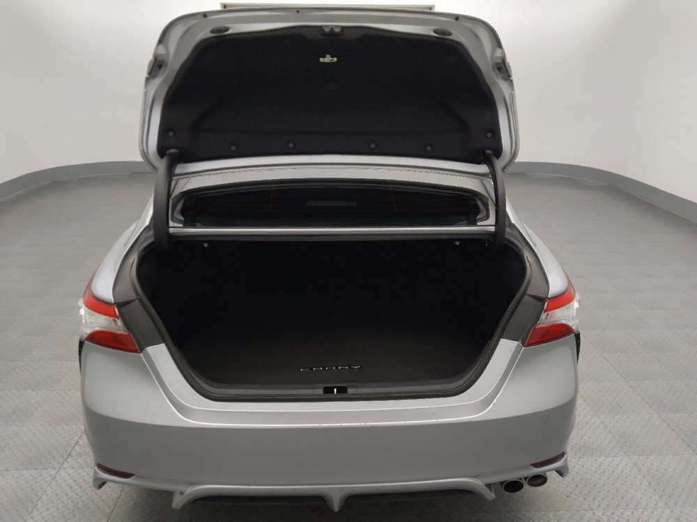 Used 2020 Toyota Camry SE w/ Carpet Mat Package FWD image 33