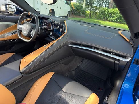 Used 2024 Chevrolet Corvette Stingray Preferred Conv w/ Z51 Performance Package RWD image 43