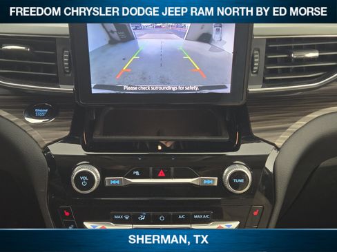 Used 2024 Ford Explorer Limited image 12