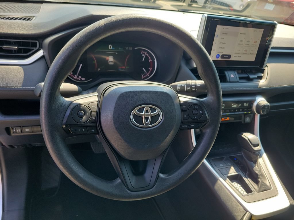 Used 2024 Toyota RAV4 XLE FWD image 26