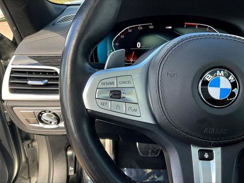 Used 2022 BMW 750i xDrive w/ M Sport Package AWD/4WD image 11