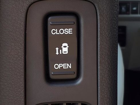 New 2026 Honda Odyssey Elite image 18