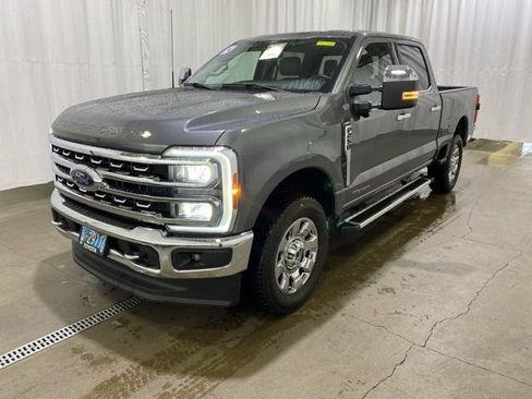 Used 2024 Ford F250 Lariat w/ Chrome Package image 8