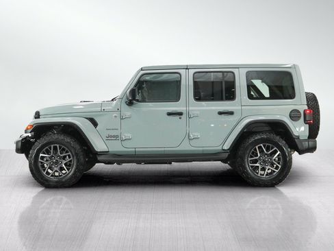Used 2024 Jeep Wrangler Unlimited Sahara w/ Safety Group AWD/4WD image 2