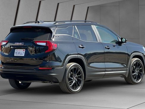 Certified 2023 GMC Terrain SLE w/ Driver Convenience Package image 4