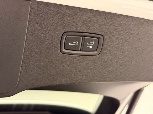 Used 2024 Porsche Cayenne Coupe image 37