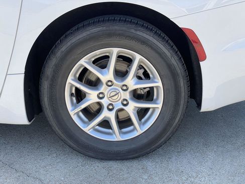 Certified 2023 Chrysler Pacifica Touring-L FWD image 55