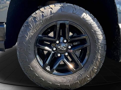 Used 2021 Chevrolet Silverado 1500 Custom Trail Boss AWD/4WD image 7